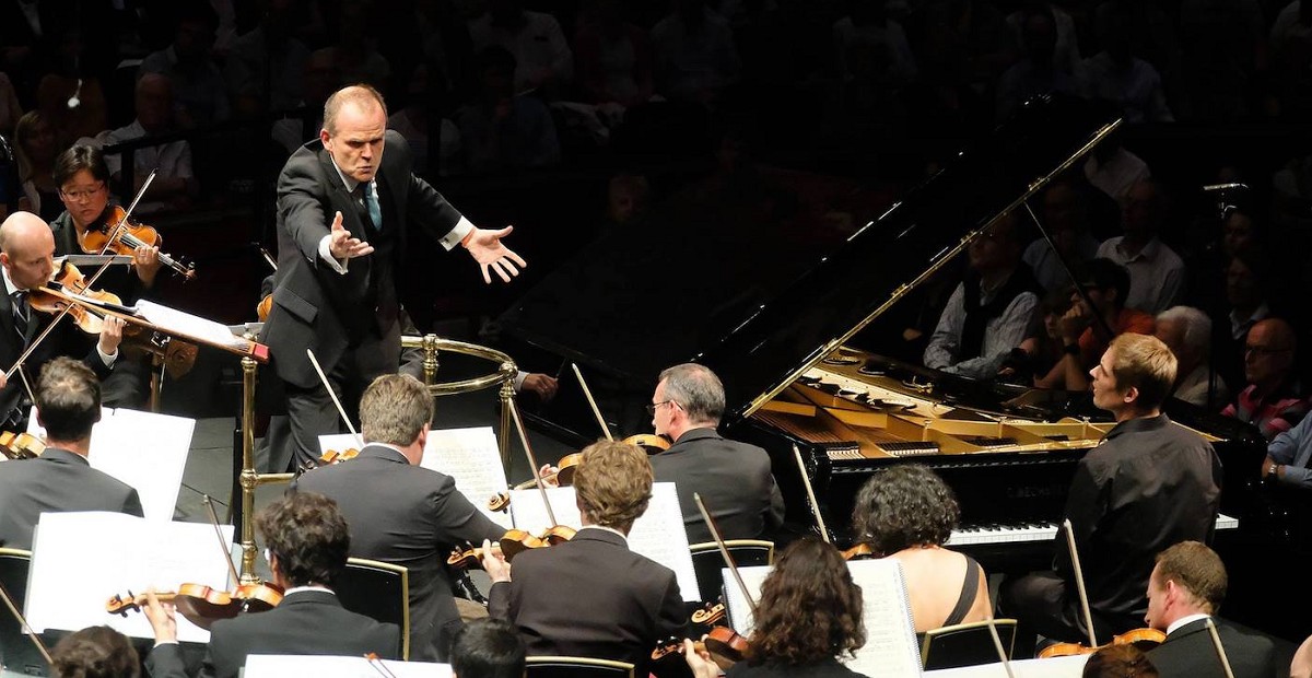 改變古樂演奏的指揮 François-Xavier ROTH(1) 改變古樂演奏的指揮 François-Xavier ROTH(1)